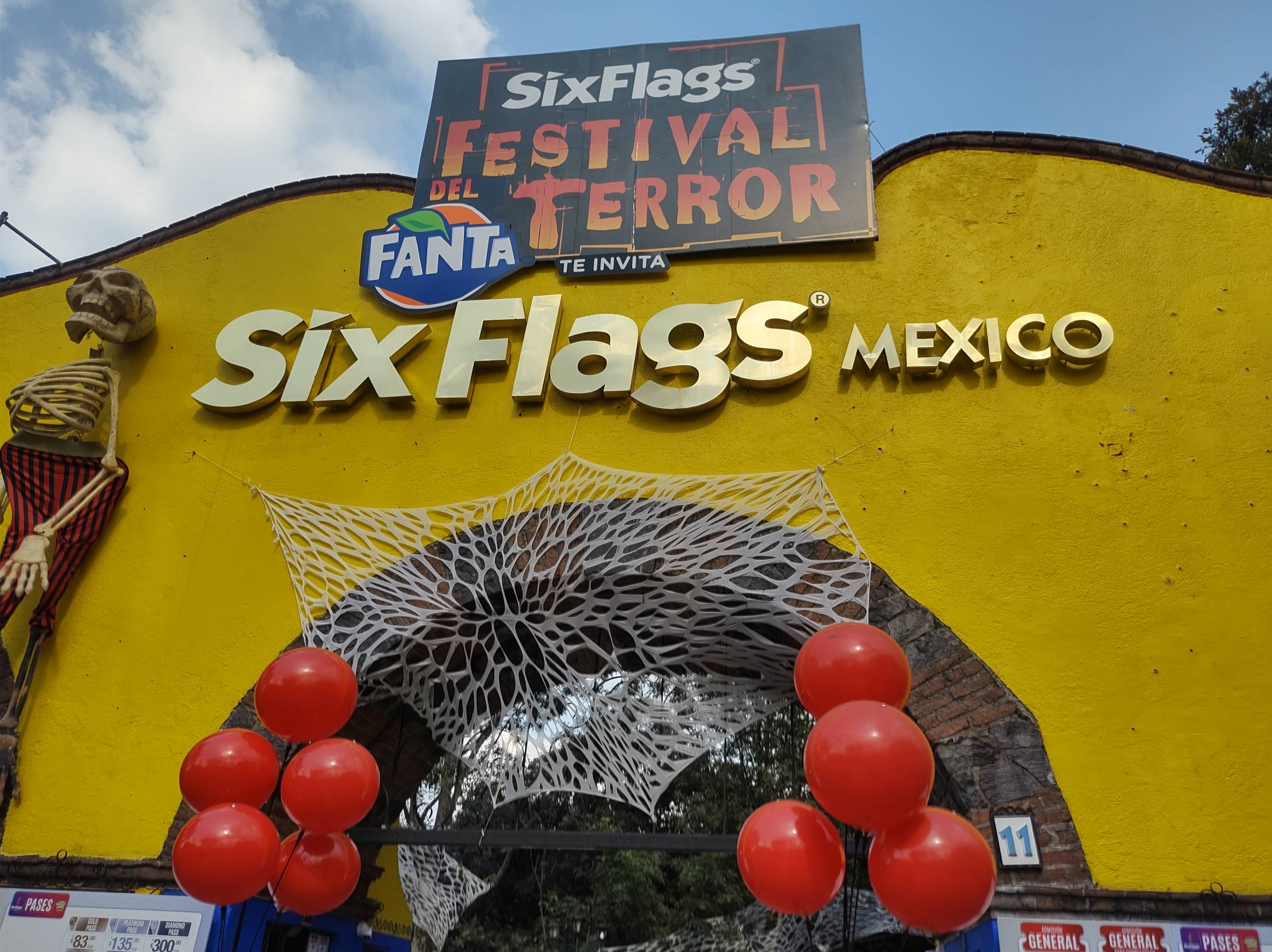 Six Flags celebra el décimo aniversario del Festival del Terror